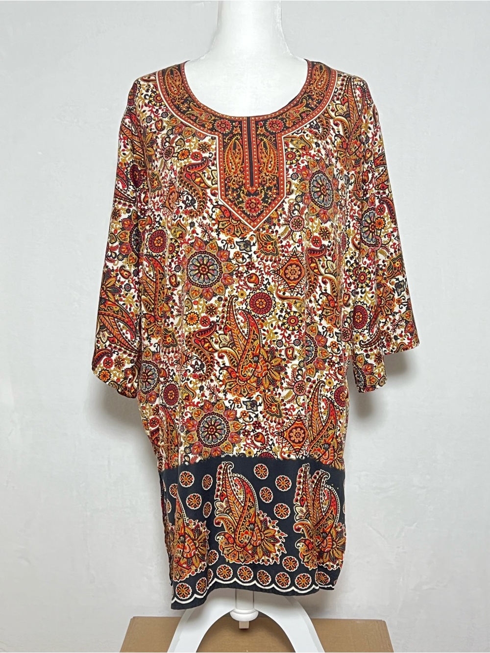 SANTE CLASSICS Paisley Tunic Top in Multi-Color with Gold Studs - size XL